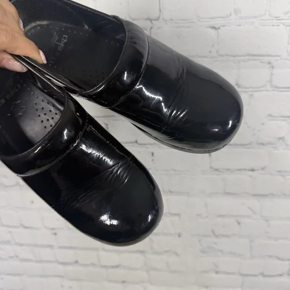 Dansko Professional Clogs Women 36 US 5.5-6 Black Patent Leather Nursing Shoes